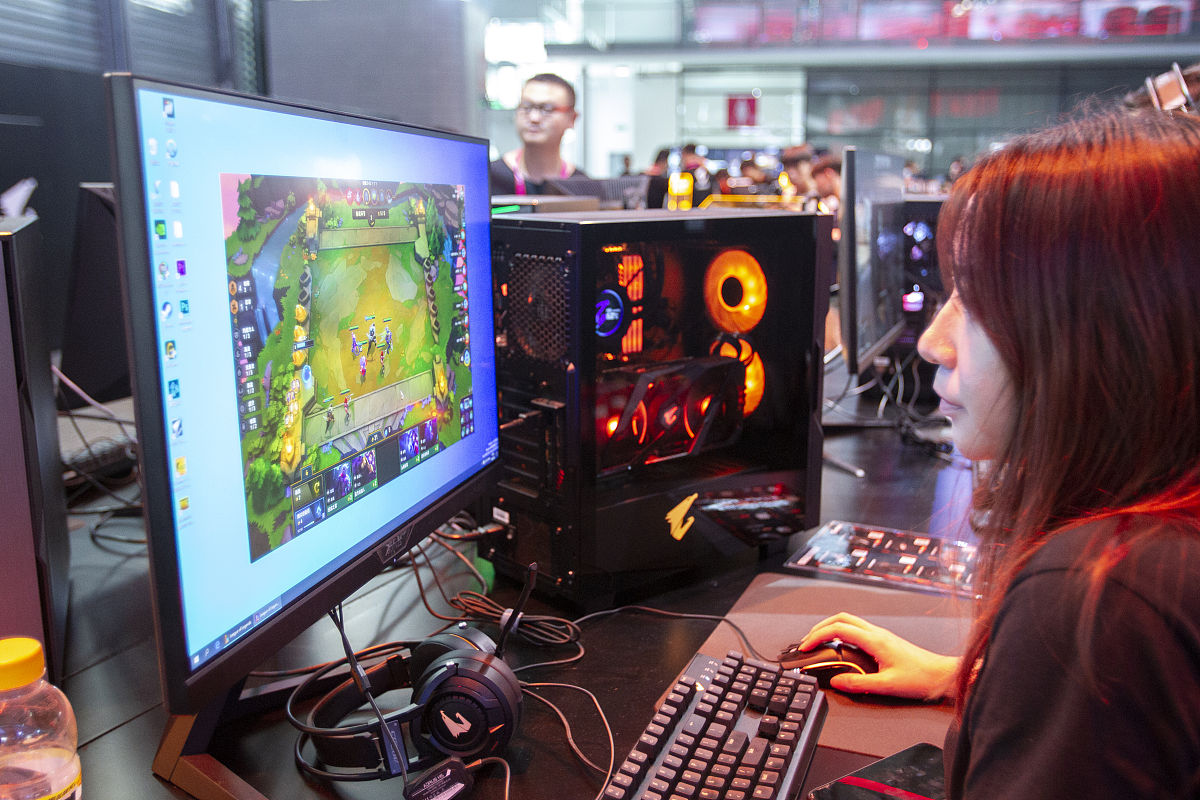 端游：电脑游戏详解，与手游对比