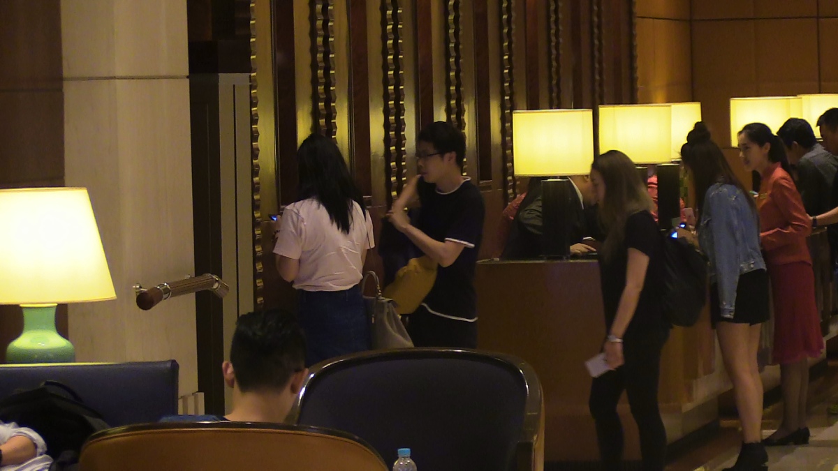 富豪的陷阱：一杯咖啡，破碎的清白