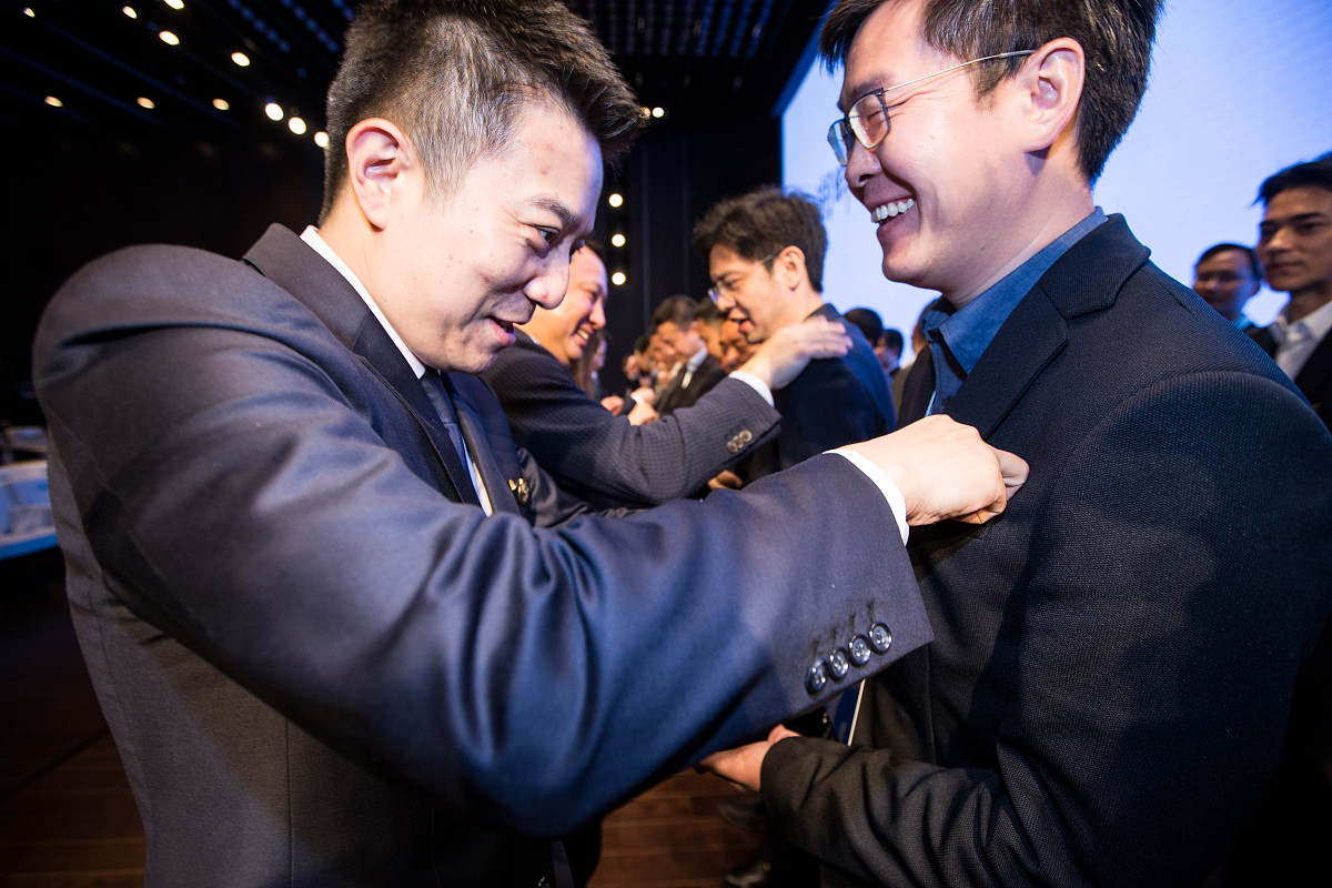 大学新生开学典礼老学长发言稿：致敬未来，勇攀高峰