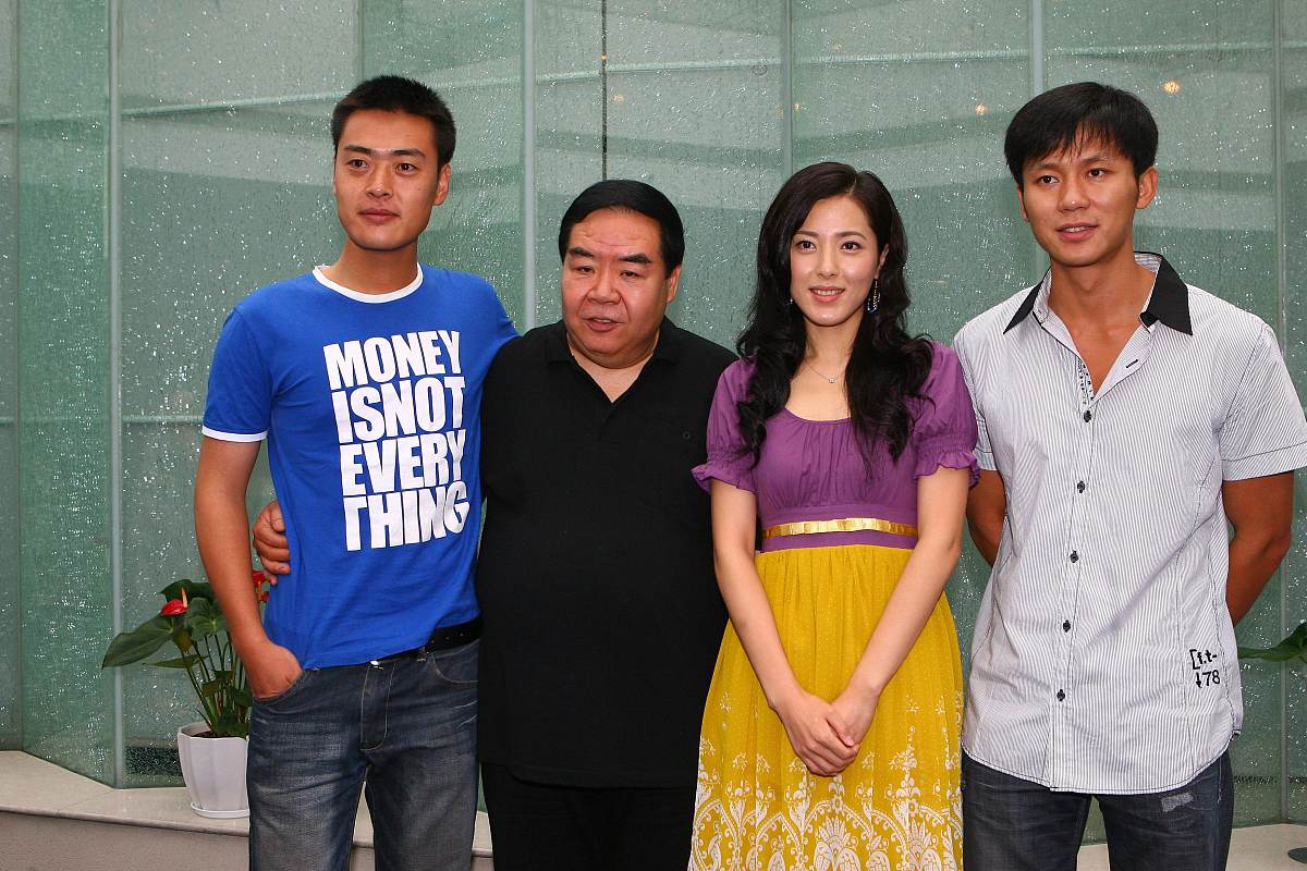 2009年7月7日,上海,改编自红色经典小说的电视连续剧《虾球传》在上海