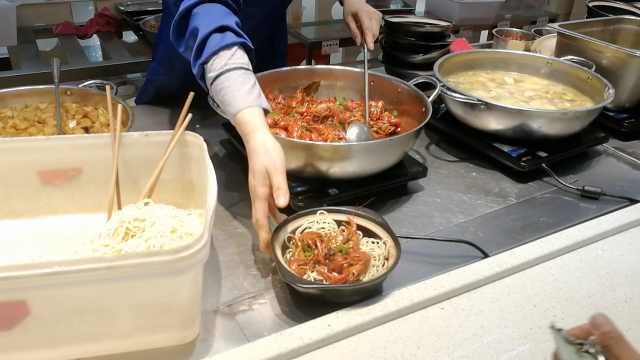 又是别人的食堂!小龙虾拌面要预约