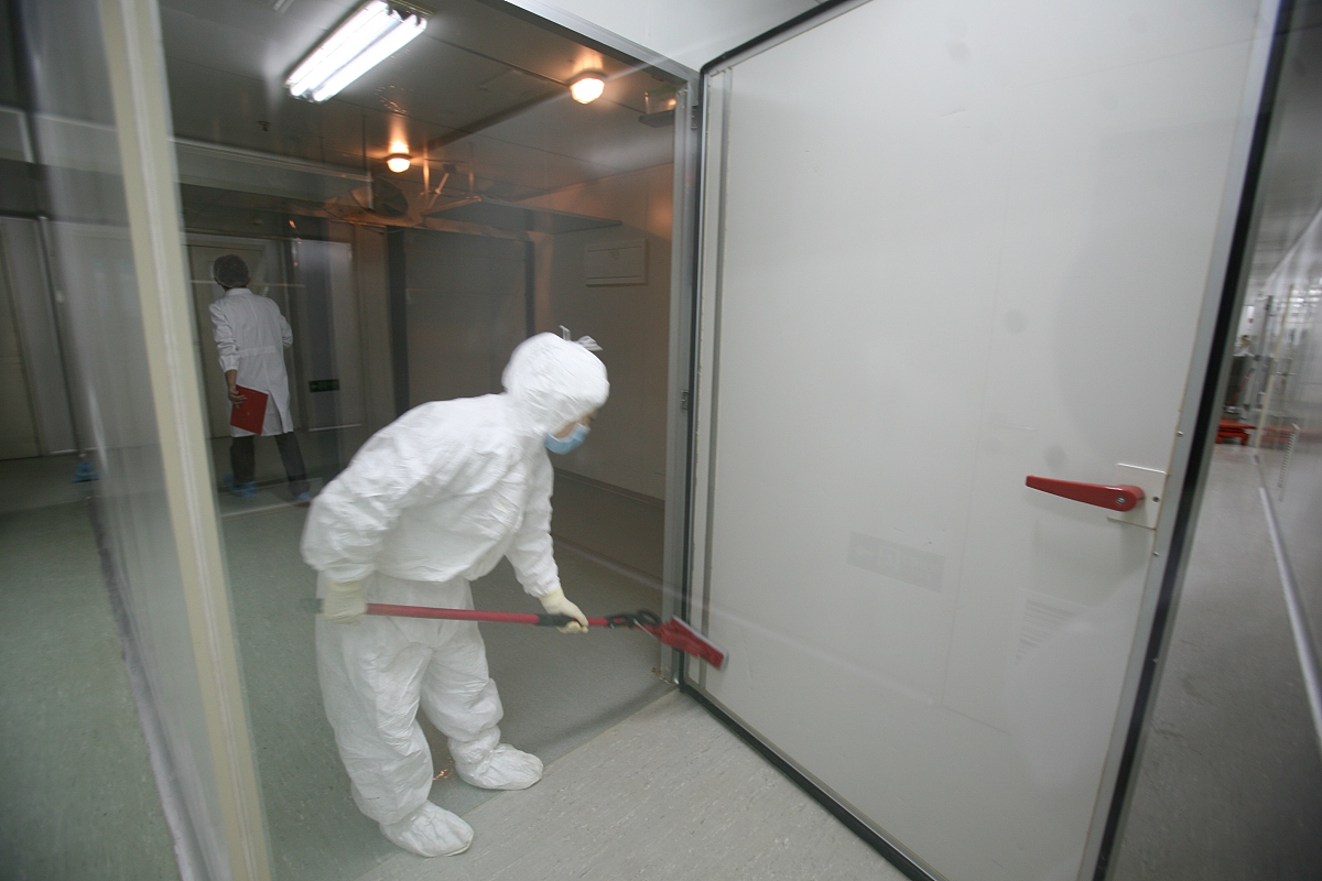 内容为总是腹泻发热，快看看是不是感染甲流，起10个推文标题，用中文回答