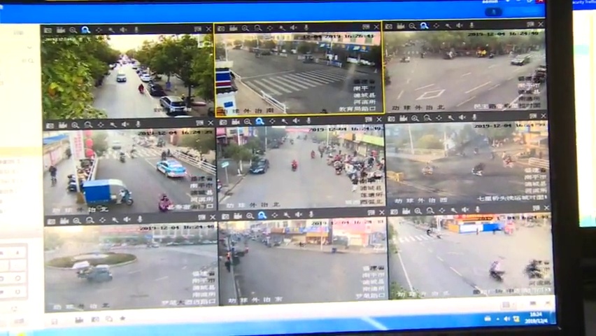 浦城县公安局交警大队对一面包车查缉布控