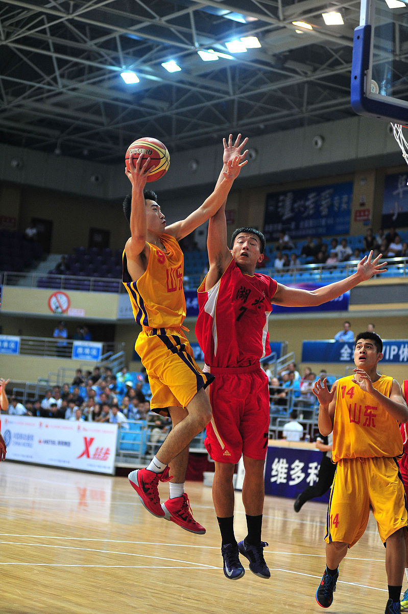 2013年09月01日,辽宁省阜新市,2013全运会u18男篮小组赛,山东vs湖北.