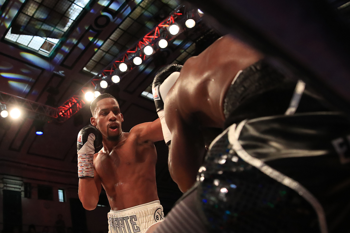 WWE 1543：Miz 在'巨人'帮助下战胜 Lumis！