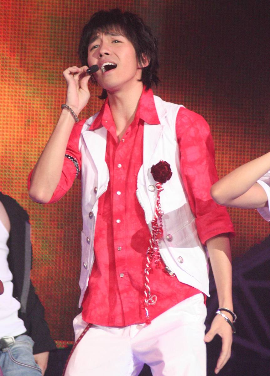 2007年6月15日,长沙,快乐男生进行了激烈的7进6的比赛.俞灏明+++_+++