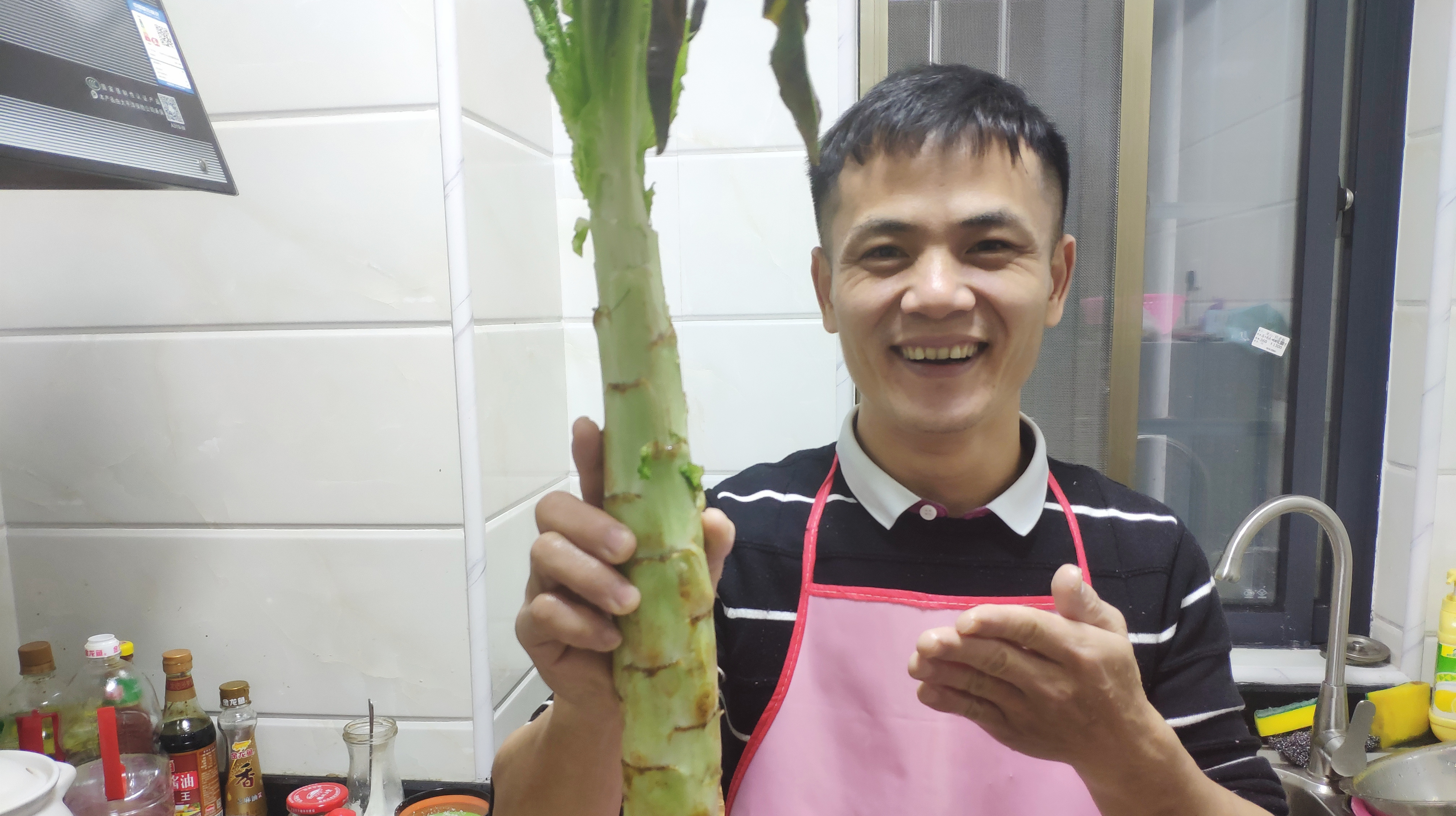 广东大厨教你莴笋肉片正确做法,莴笋青翠,肉片嫩滑,一看完就会