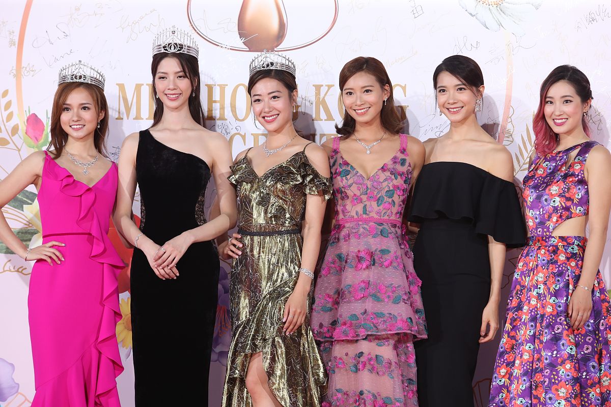 2019年9月8日,中国香港,明星现身"2019香港小姐竞选决赛"《香港小姐众