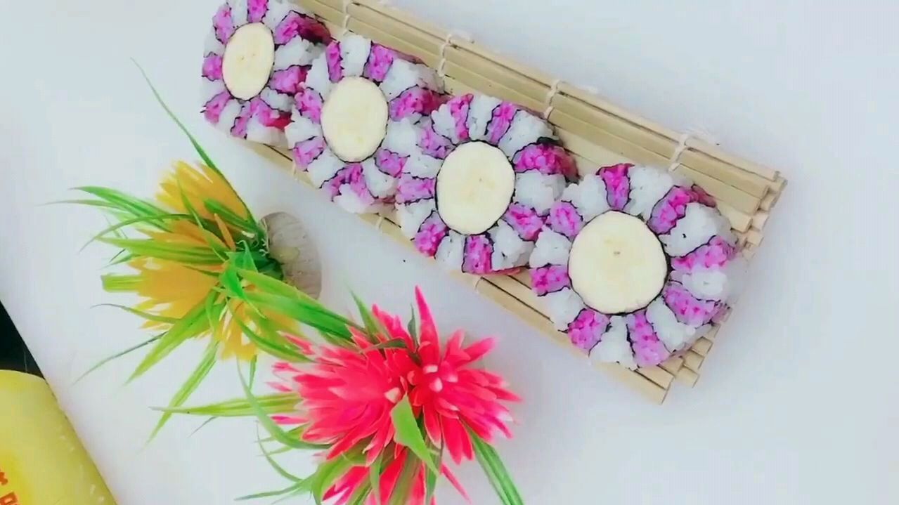 大家一起来学香蕉寿司,小朋友特爱吃!