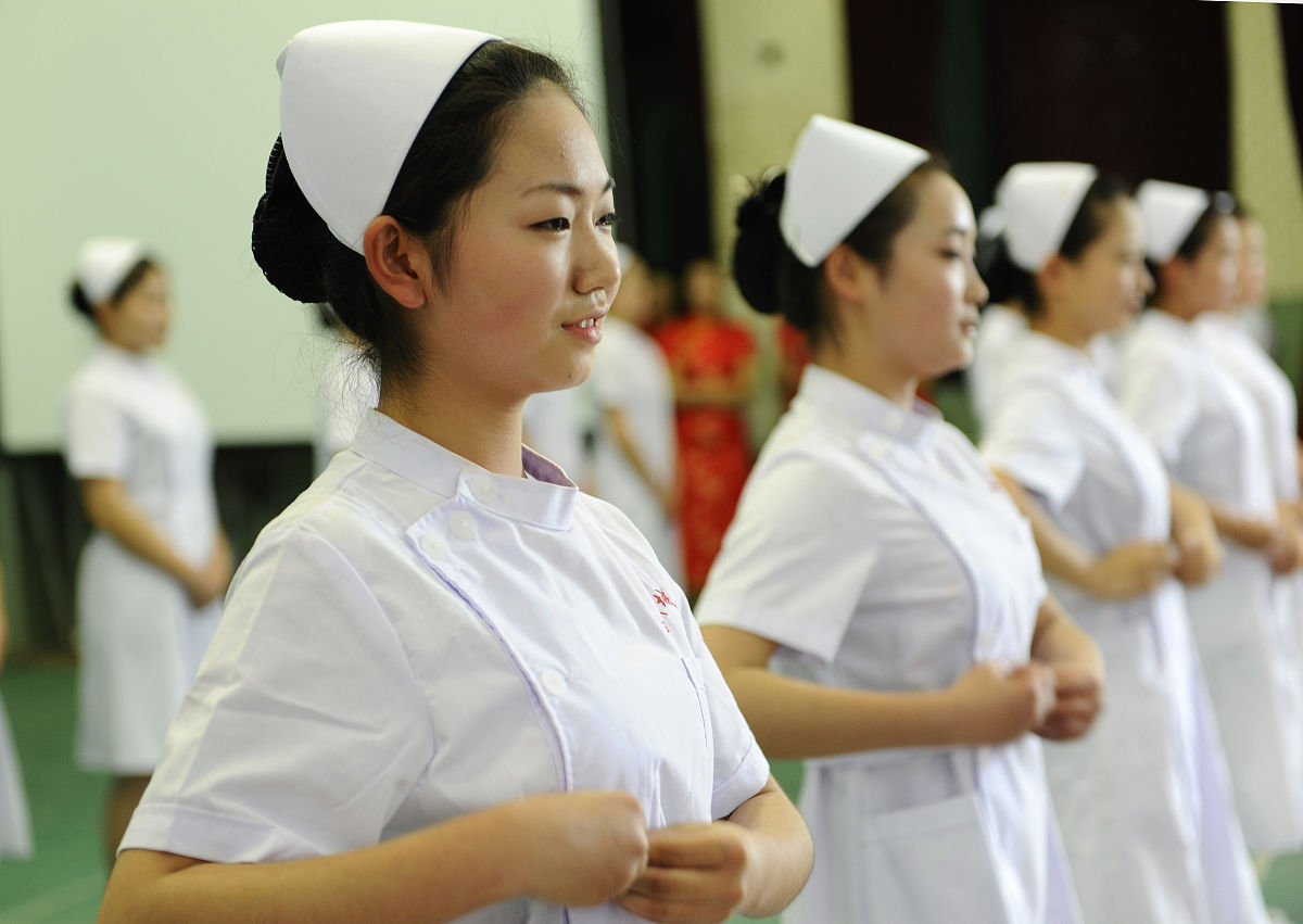 高级护理专业与护理专业区别：深入了解选择方向