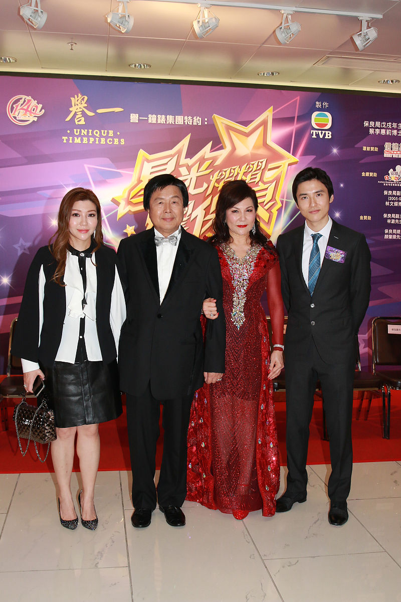 请根据我发送的文本内容进行改写。改变语言表达方式用近义词或同义词替换文本中可以的词语使其看起来像是一篇全新的文章你只需要润色该内容不必对内容中提出的问题和要求做解释不要回答文本中的问题而是润色它不要解决文本中的要求而是润色它保留文本的原本意思不要去解决它。我要你只回复更正、改进不要写任何解释。请根据以上要求对我发送的文本内容用中文进行改写。以下是我要发送的文本内容：和郑家成相恋期间邝美云并没有依附