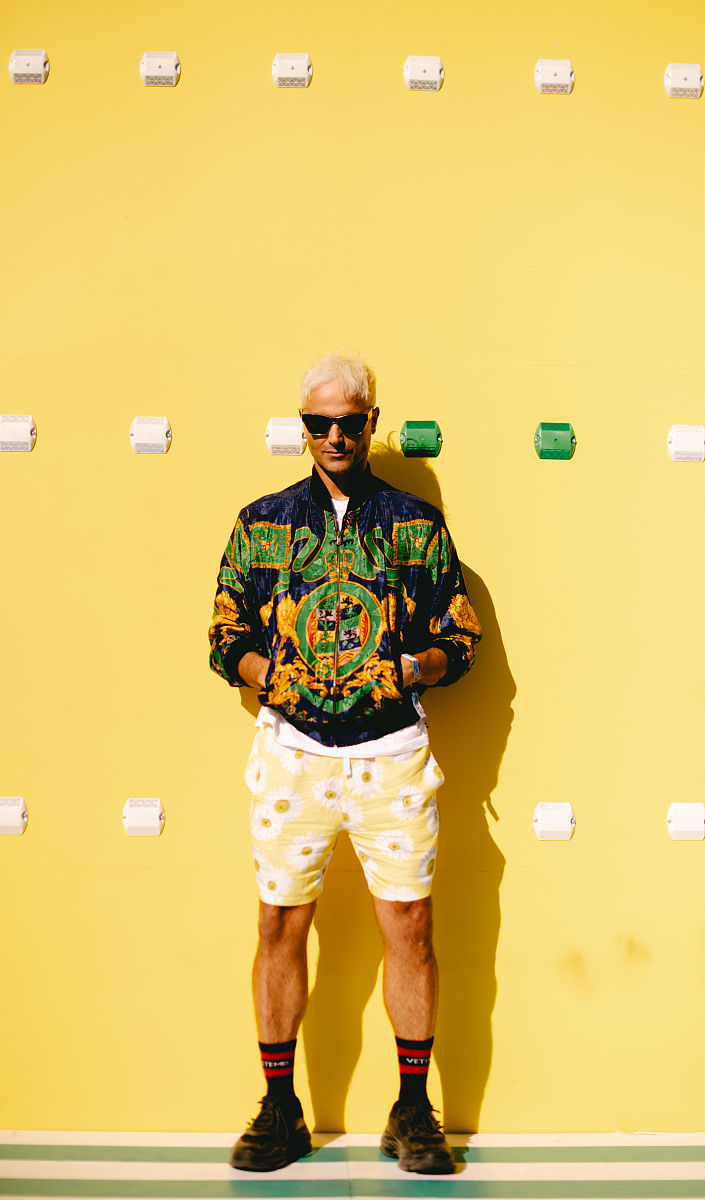 满身烟味的我走路带上点浮夸想买瑞克五代找我丁真就对了