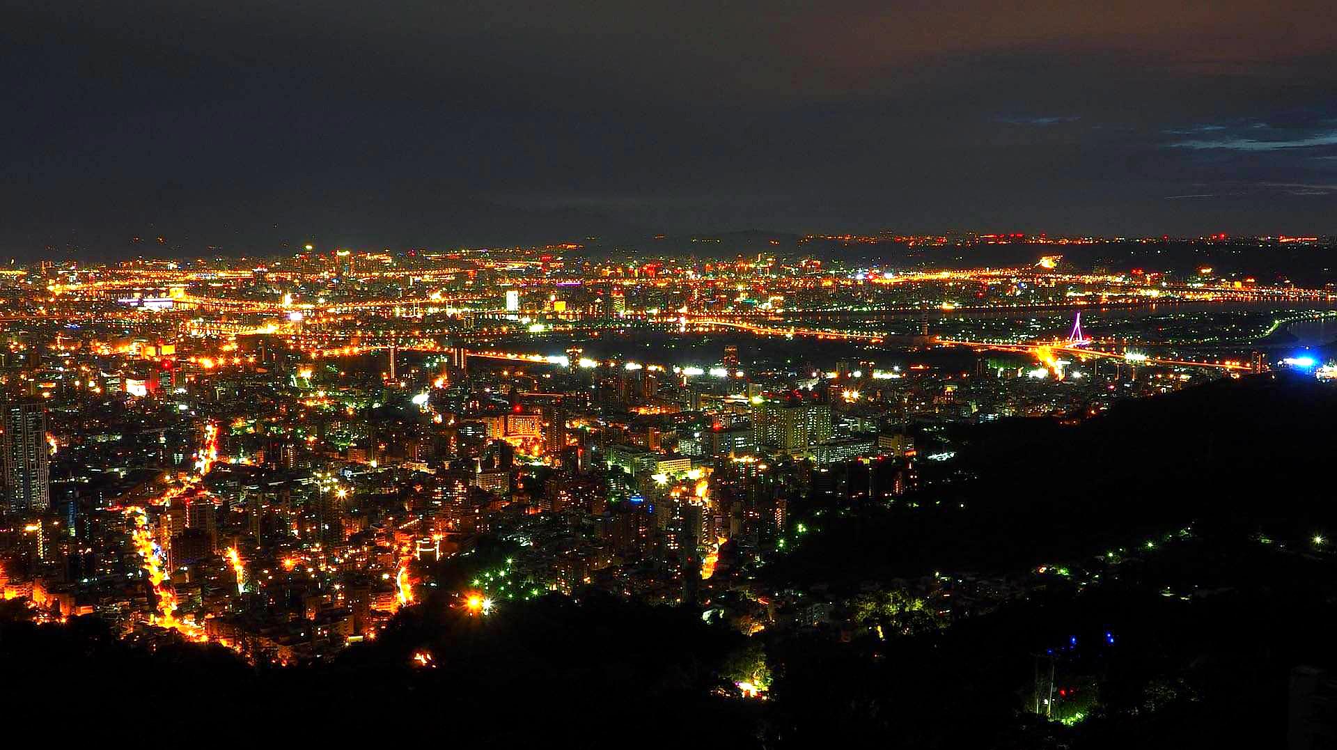 [图]中国的三大“不夜城”,夜幕降临后,这里就是最美的风景