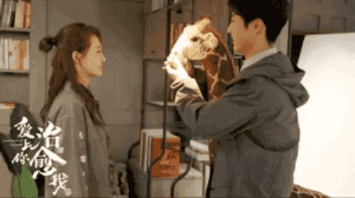 芳草地上凄美一舞，在《愛上你治癒我》中，苗苗終於過上了好生活