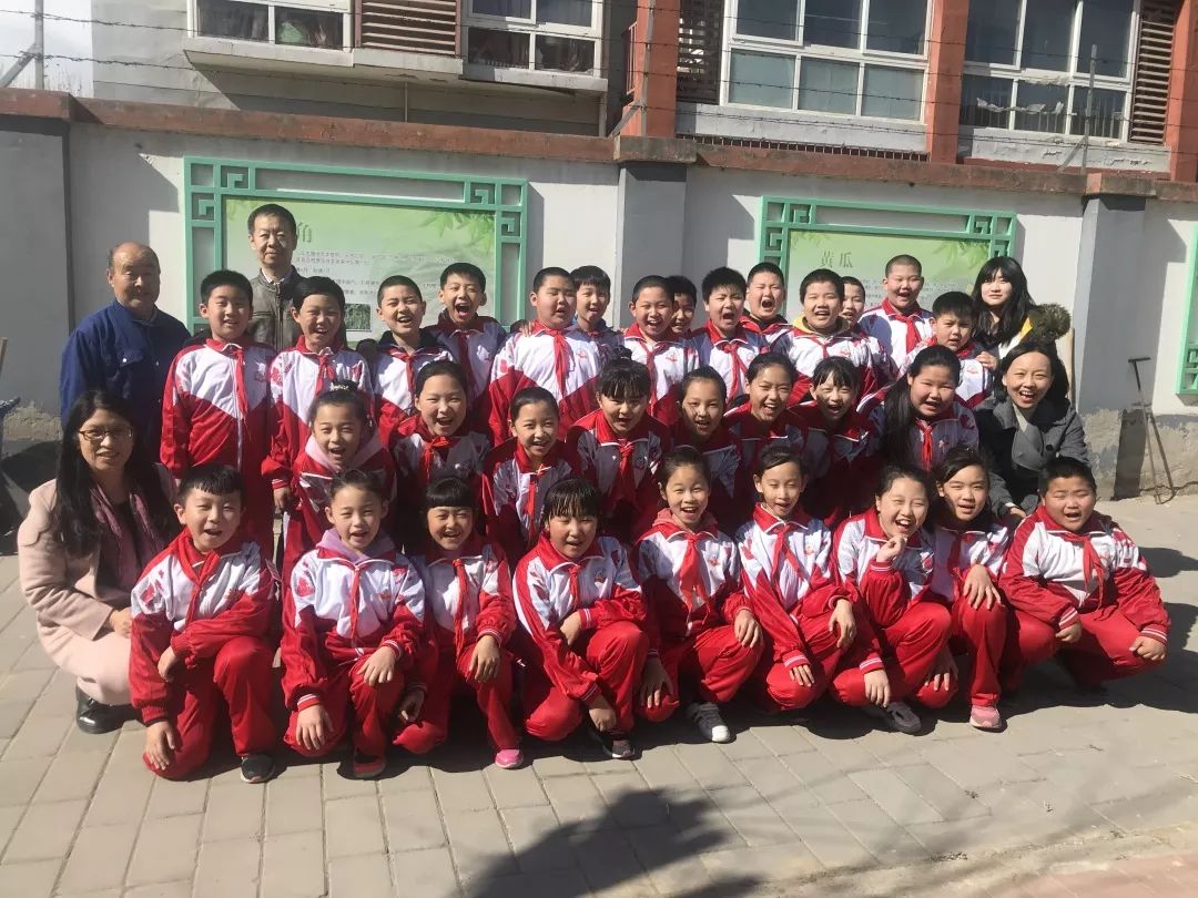 漷县镇中心小学红领巾实践基地体验农耕播种