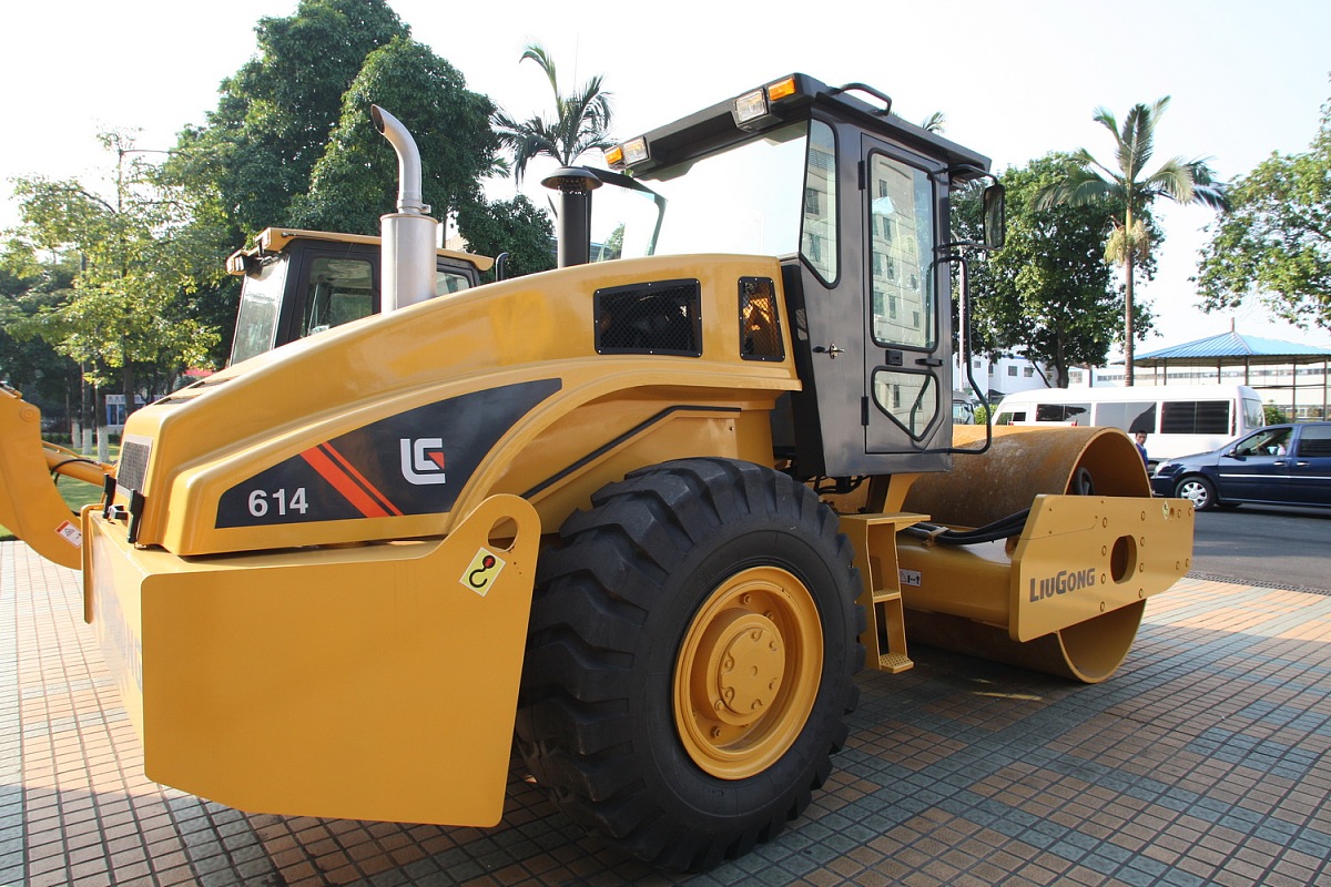 广西柳工856H-EV纯电动装载机 - 环保高效，性能卓越