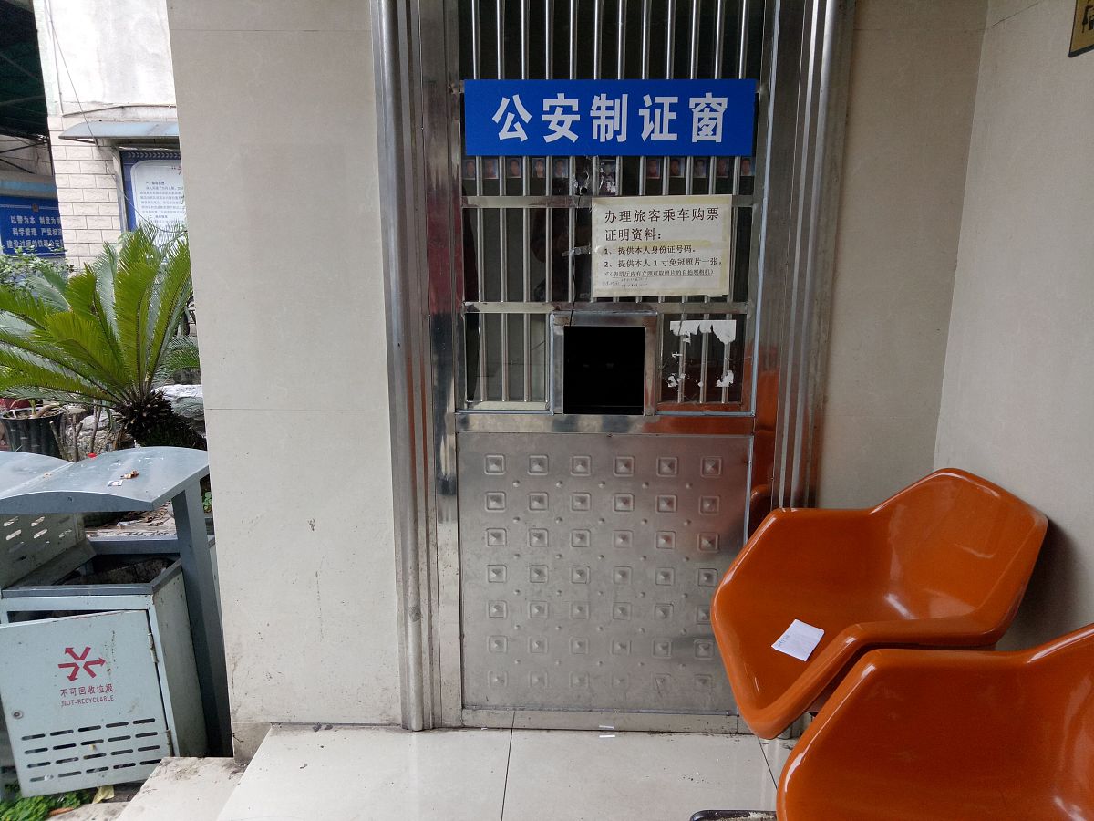 正方形面积为25平方厘米,边长是多少? - 解题步骤