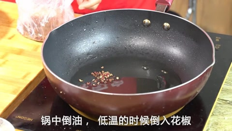 乡下毫不起眼的“野菜”,城里人贼稀罕,蒸成菜疙瘩特好吃