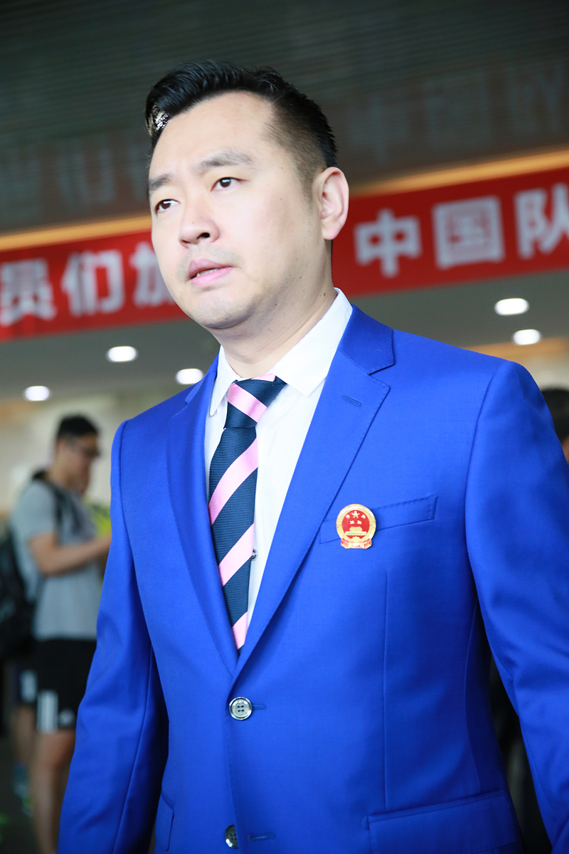 2017世界乒乓球锦标赛前瞻:中国乒乓球队出征 众星云集粉丝热情送行