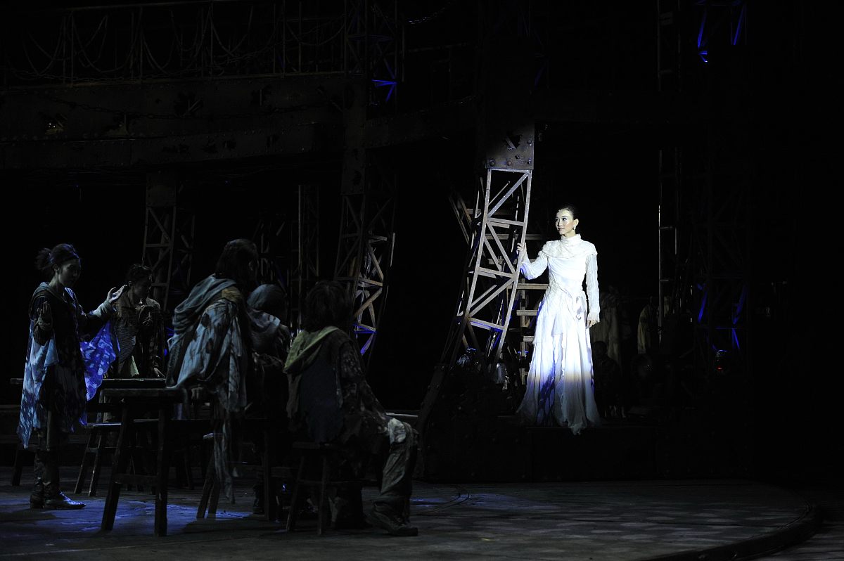 2008年9月26日,北京,国产音乐剧《蝶》举行原有版本的最后一场绝版演