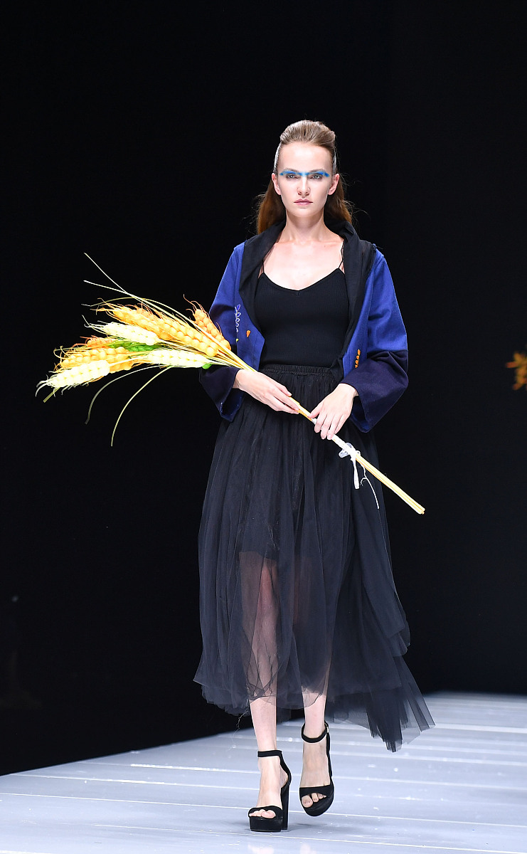 黄河科技学院环境设计专业培养目标：培养高素质环境设计人才