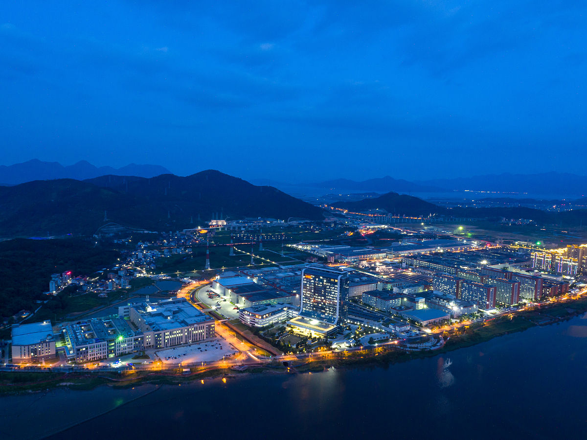 宁德时代股票：中国新能源汽车电池龙头，市值超6000亿元