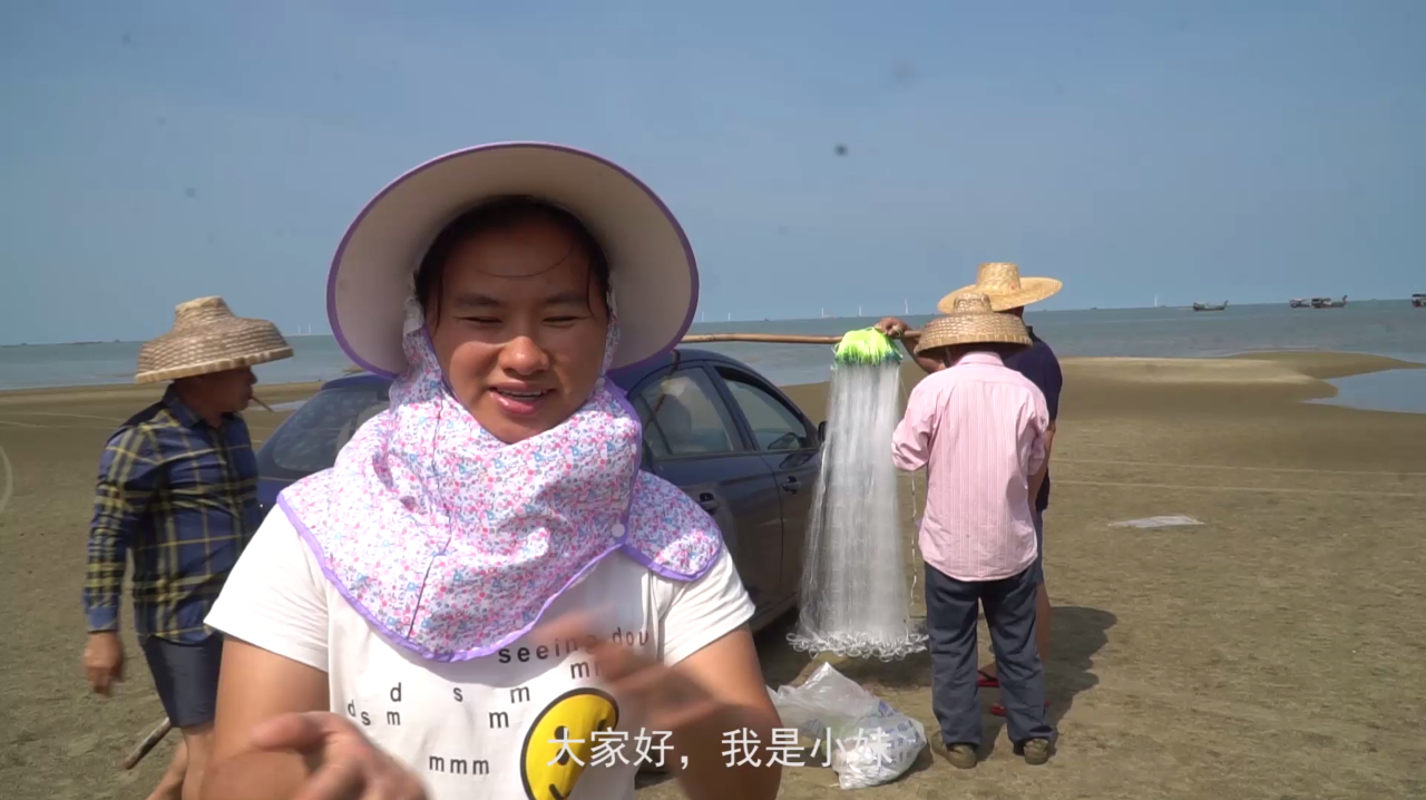 渔民出海一次卖一千多块钱,整整两篮子白虾,四十多块钱一斤的