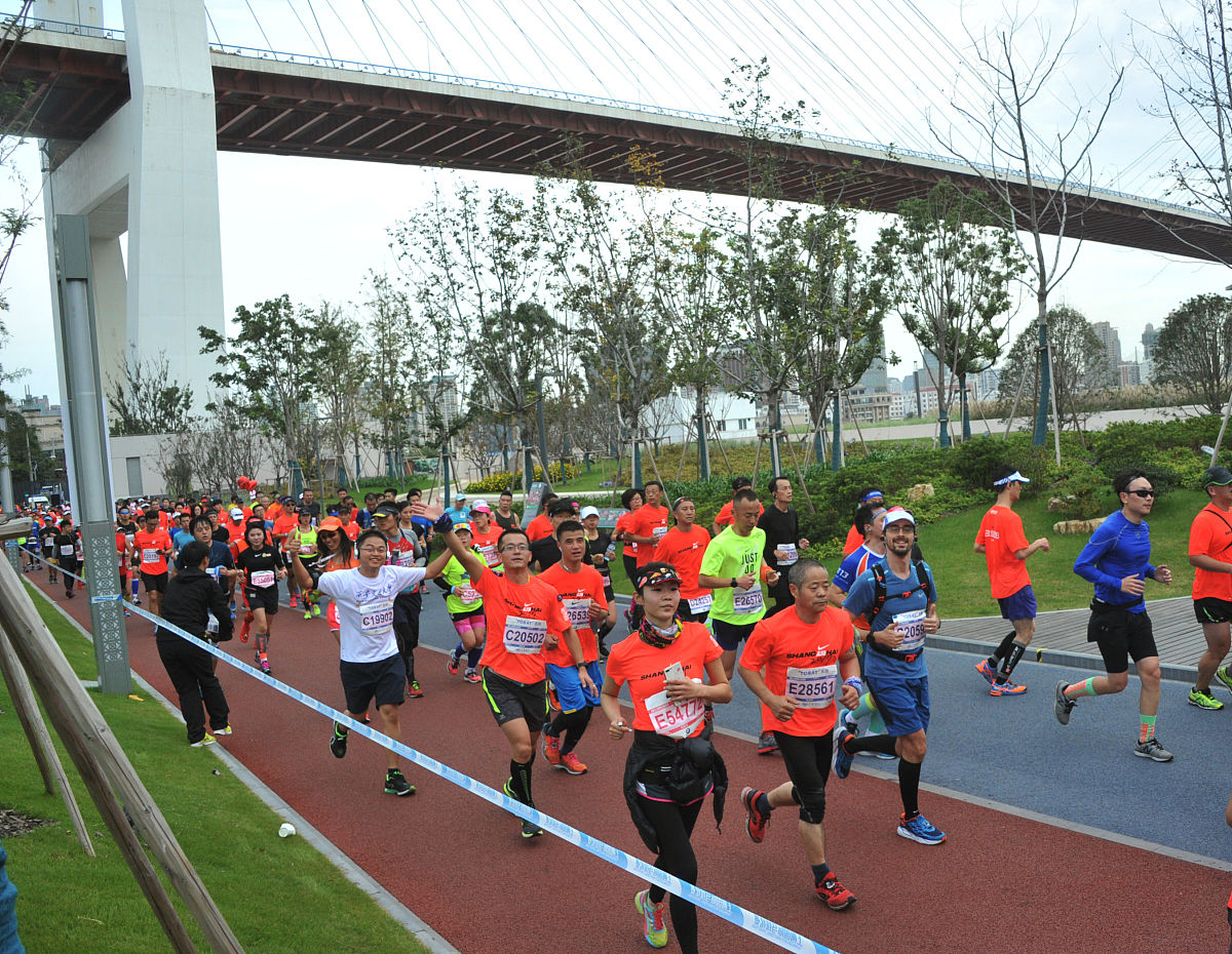 活成一束光：照亮自己，温暖他人！