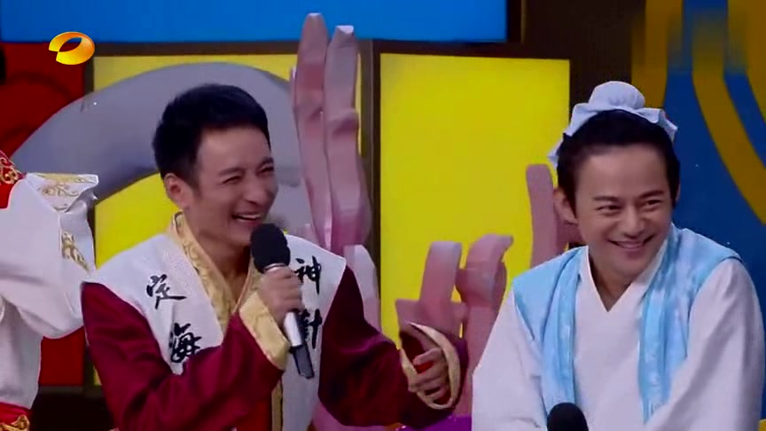 何炅杜海涛翻唱《咖喱咖喱》,结果却没记住歌词,网友:太逗了!