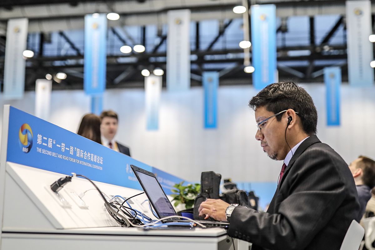 巨人网络打电话来什么意思？回答加拓展