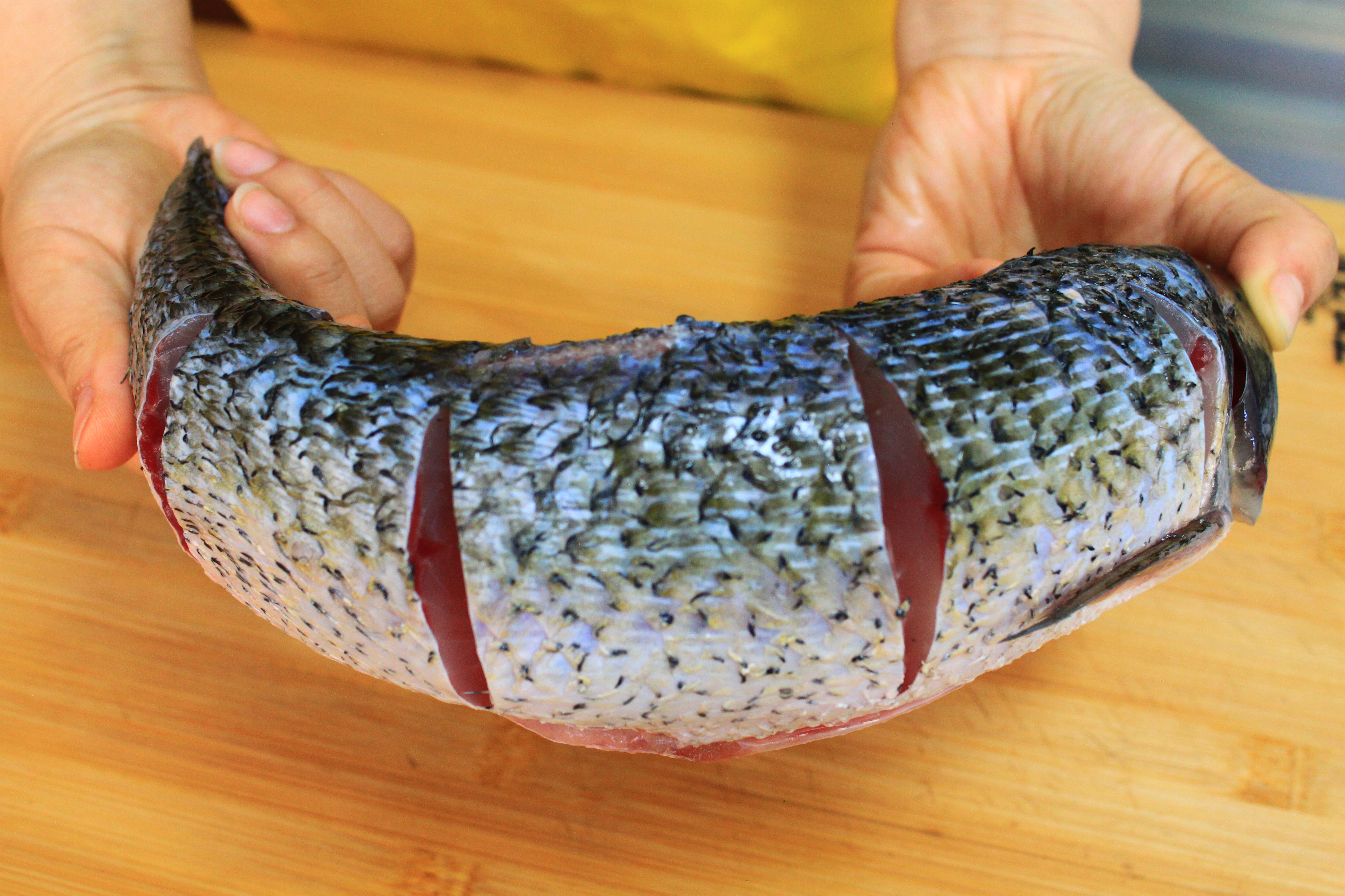 草鱼最好吃的做法,不红烧不炖汤,麻辣鲜嫩,还没出锅老公就馋了