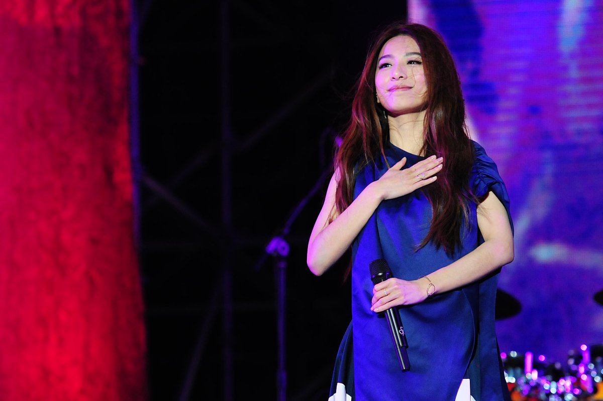 <strong>h</strong>.e献唱春浪音乐节.***_***田馥甄hebe