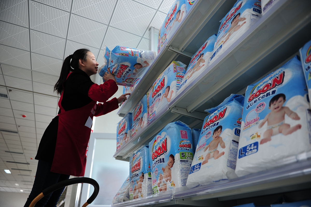 2015年04月01日,记者提前探秘济南商品展示交易中心,国际商品琳琅满目