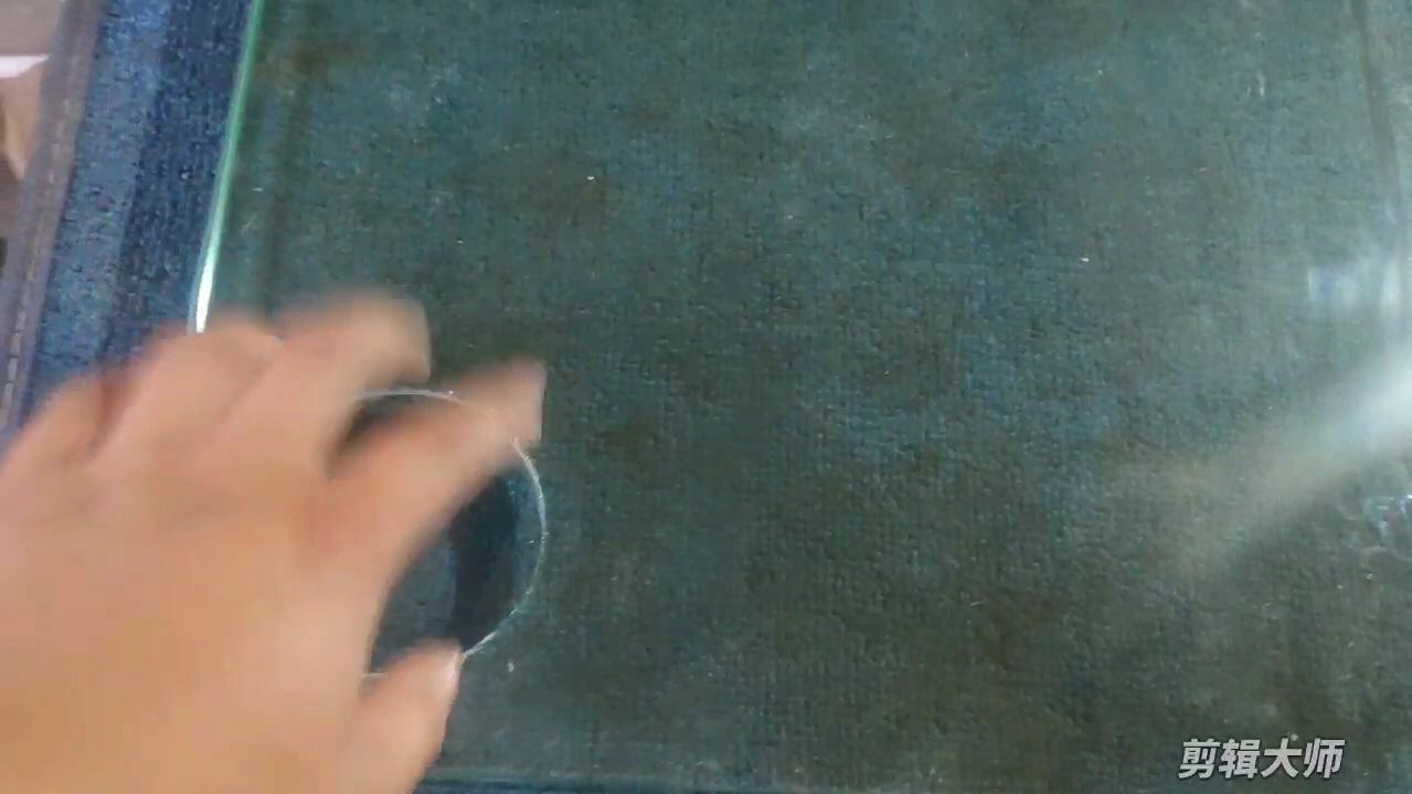 底滤鱼缸,一个比粘缸要求还高的环节,底滤钻眼。详细介绍细节