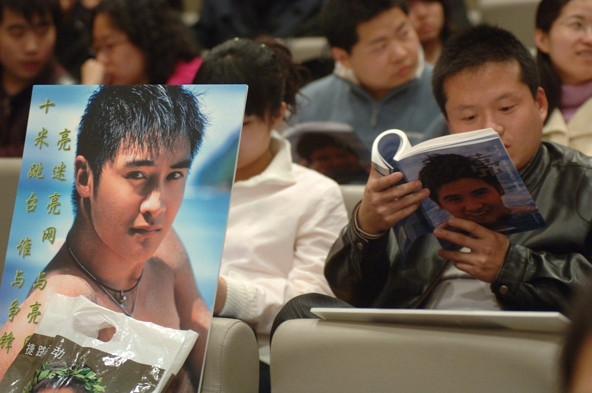 2006年3月16日,北京,奥运跳水冠军田亮推出自传新书《最亮的十米》.++