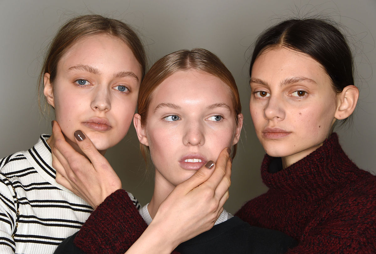 How to Cover Acne and Blemishes: A Step-by-Step Guide to Flawless Skin