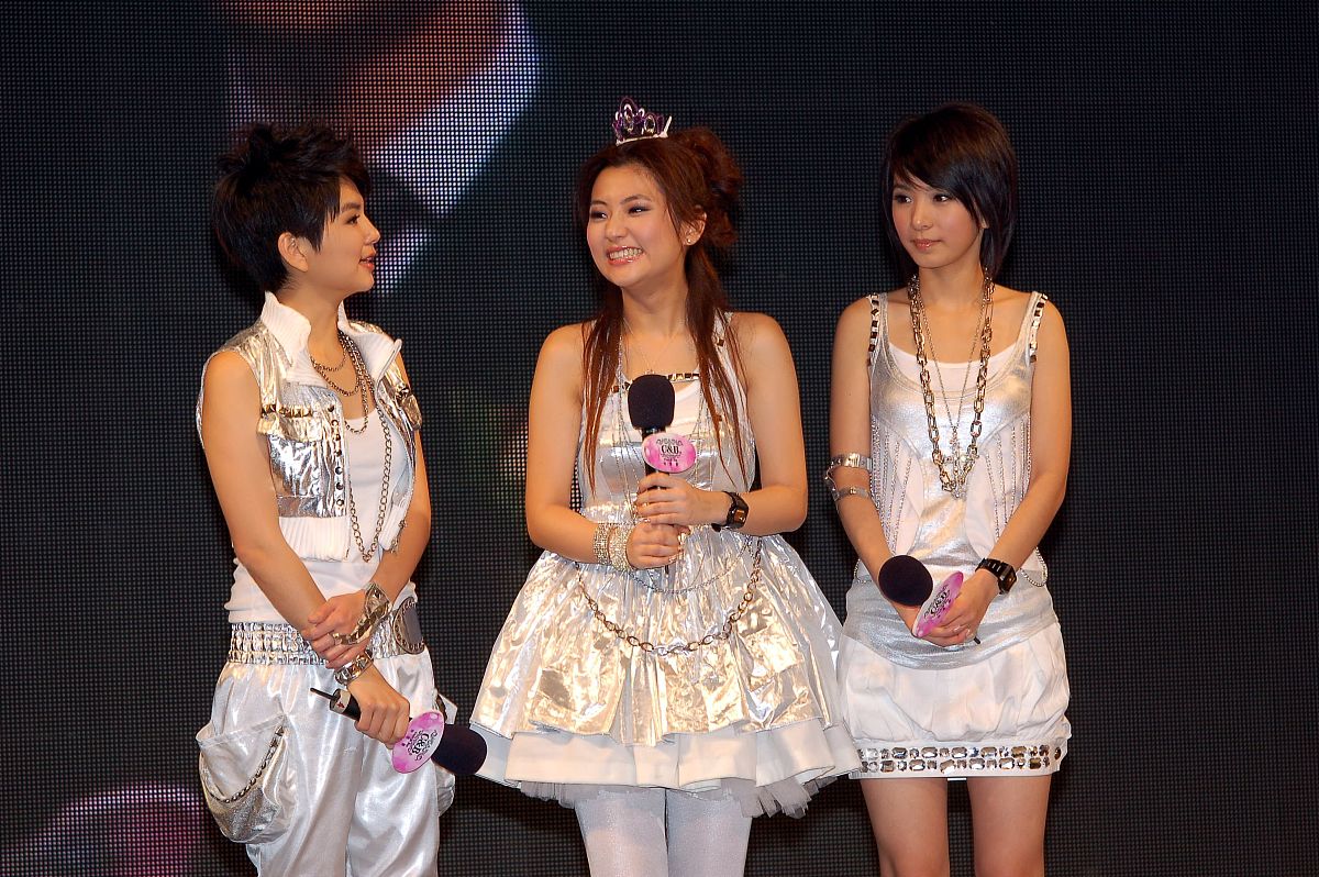2007年 10月 14日 , 北京 , she 代言 某 化妆品 .+++_+++she