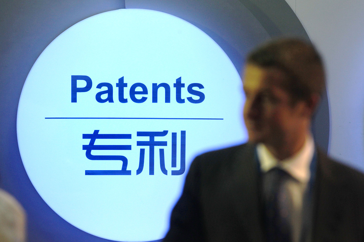 核心技术方面摩尔现共有发明专利10项实用新型专利79项外观专利12项软件著作权5项商标21个。自主研发了半导体用超纯水设备攻克了半导体用超纯水设备总有机碳和超低颗粒物过滤的技术难题达到了国内领先、国际先进的技术水平并进行了相应的技术查新产品具有新颖性完成技术成果转化产品应用到了西湖大学提供教学、科研等基础条件。自主研发了高海拔应用场景的超纯水处理系统完成技术成果转化产品应用到了十二五国家重大科技基