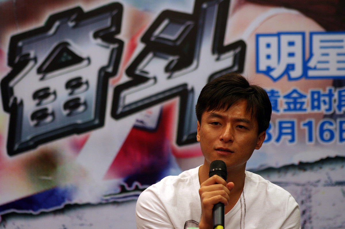 孤独是成长的代价，但我们要笑着面对：一首关于成长的励志歌曲