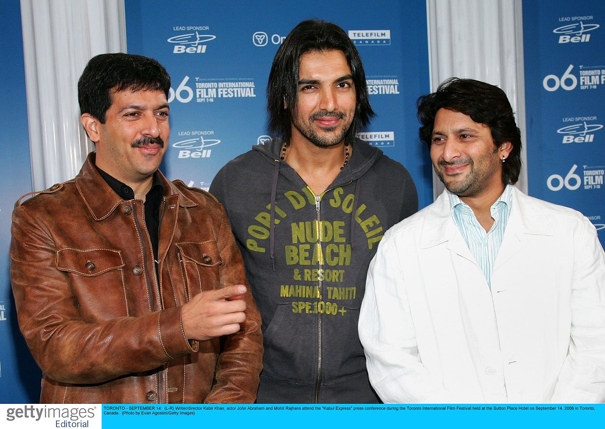 Hitung Perbesaran Total Mikroskop: Lensa Objektif dan Okuler