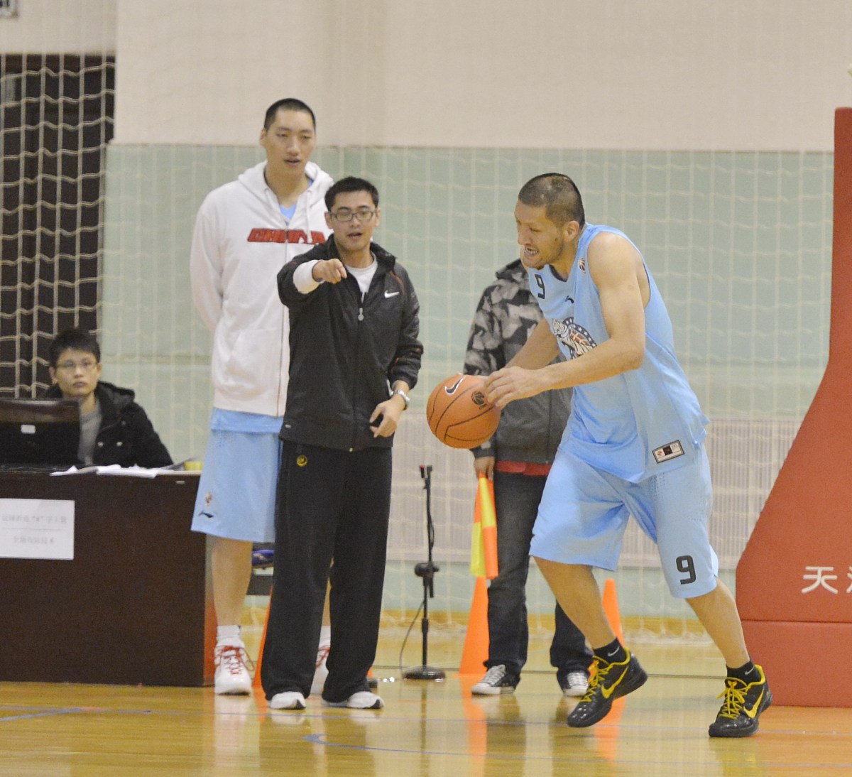 我是一个5年篮球运动员请给我提供一个训练计划