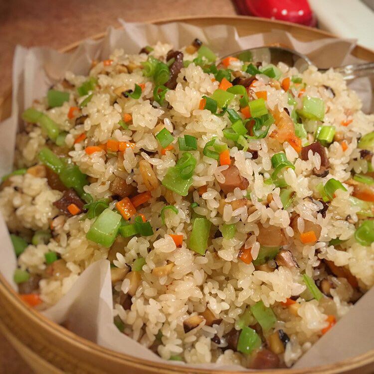 这绝对是我吃过最好吃的广式腊味炒饭,原来是多了这个步骤