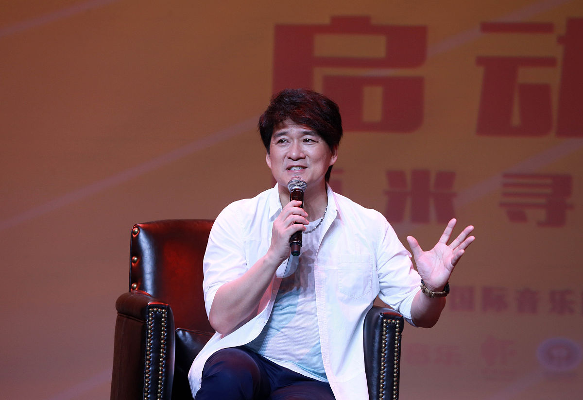 歌手大赛评分系统：去除最高最低分计算平均分