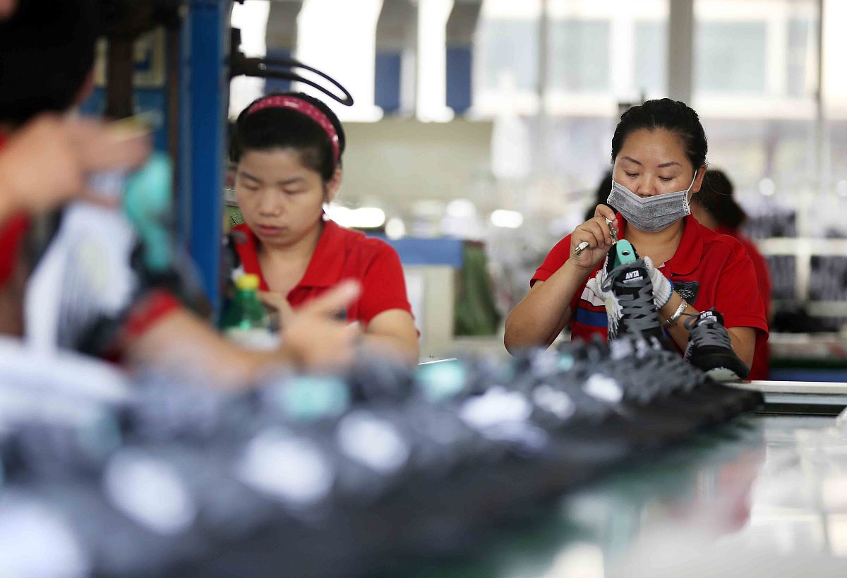 泉州纺织服装职业学院鞋类设计与工艺专业就业方向：设计师、生产商、电商等