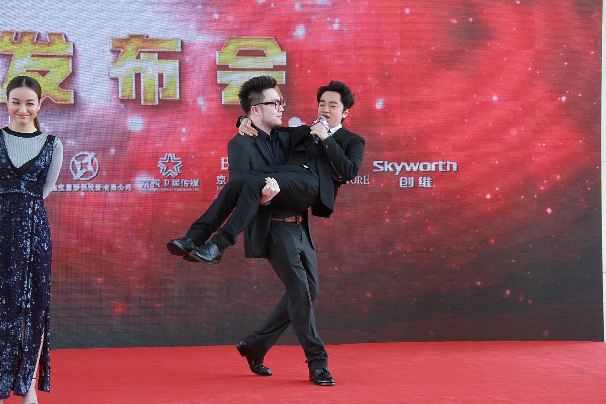 Crossover 的含义与应用：从文化到商业