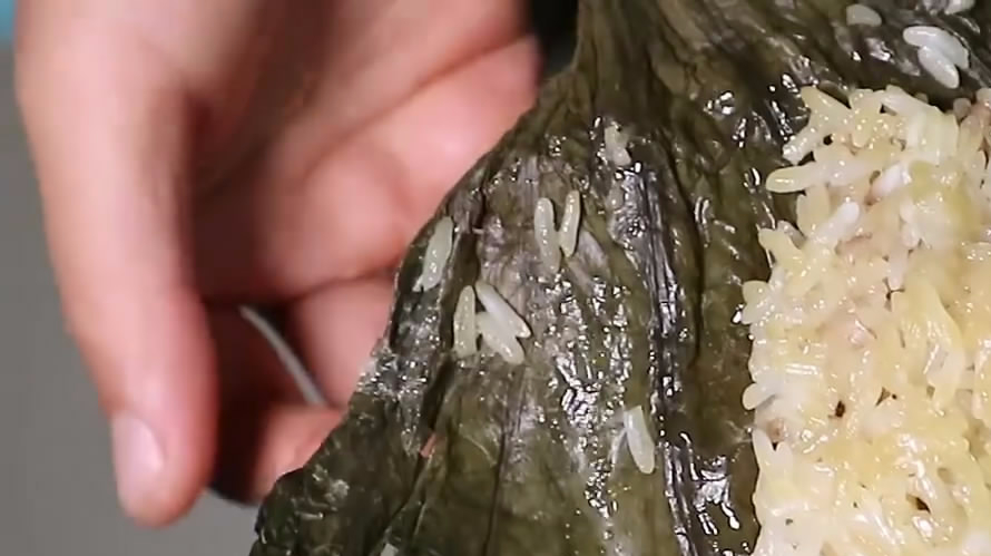 农村姑娘做的是什么饭?外面不正宗的都卖十几块钱一碗哦!
