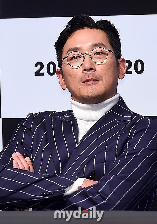 润色以下文章作为法外狂徒张三缔造者的罗翔在一次脱口秀表演中提到李诞找想让他上脱口秀节目并为此找过他多次但是他觉得做普法教育还行自己是不会搞笑的不想去。但是李诞却说那更得来了。罗翔称想了想还是来吧毕竟脱口秀也不是法外之地。然而当时有多好笑如今就有多荒诞。没想到的是罗翔一语成谶预言成真玩梗不能口无遮拦脱口秀确实不是法外之地！某脱口秀演员玩梗疑侮辱人民子弟兵事发后有网友不禁调侃罗老师这是早看穿了啊。