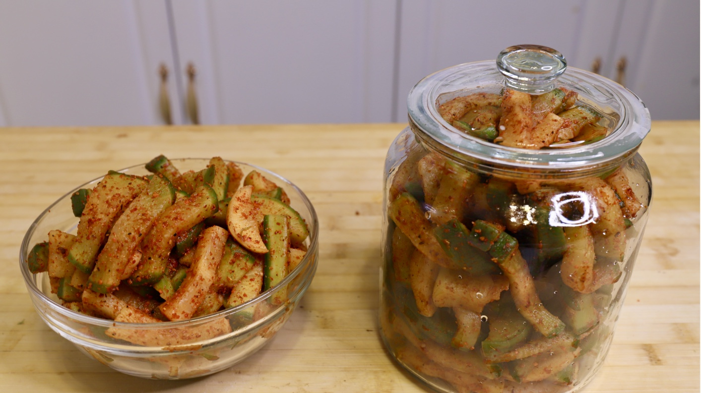 咸菜这样做,储存时间长,越放越好吃,酸辣爽口,过程还特简单