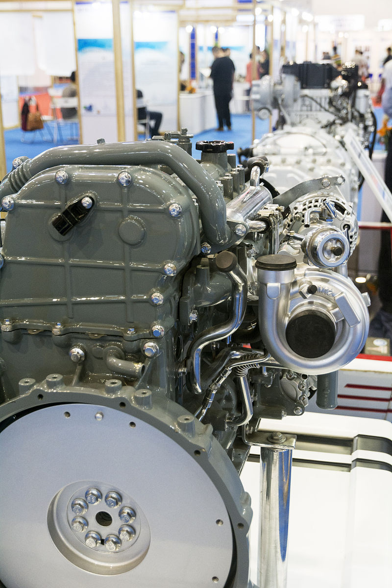 【11】下列选项中可以申请外观设计专利的是 。A、对包装盒做出的主要起标识作用的设计B、对瓷砖的卡通图案的设计C、邮票的设计D、对手机的外观、结构的设计