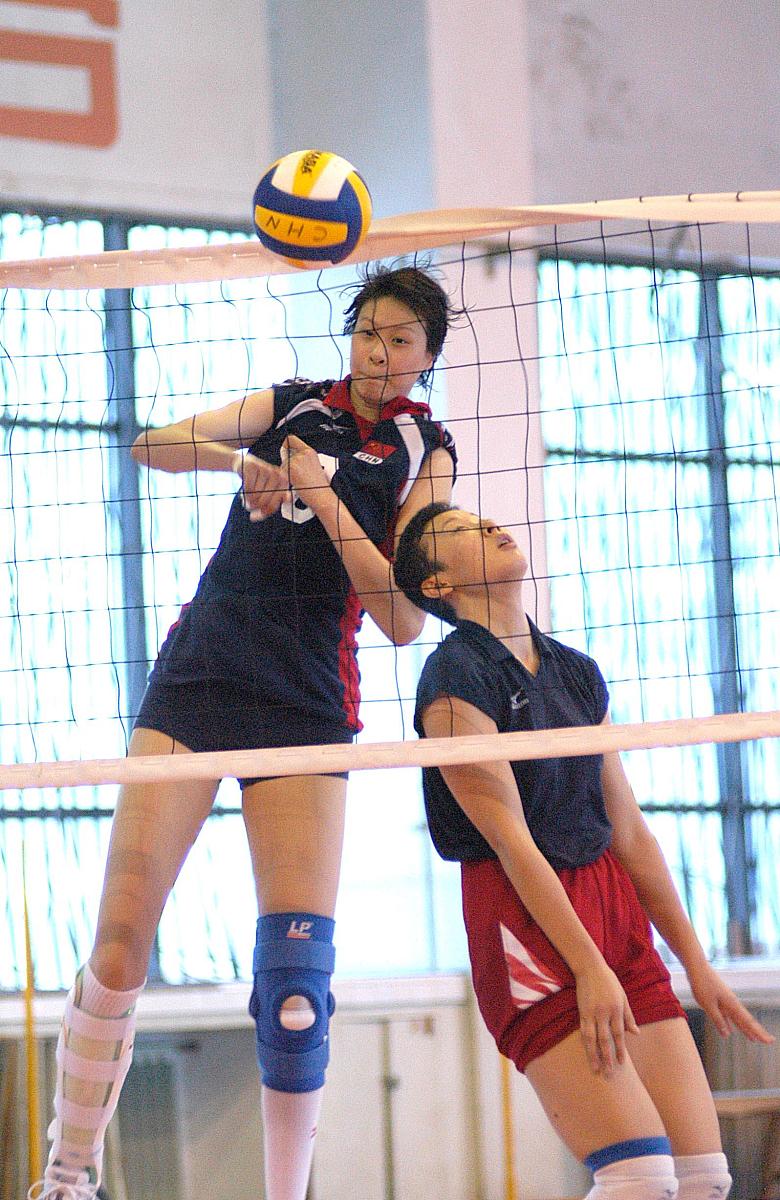排球怎么发上手球